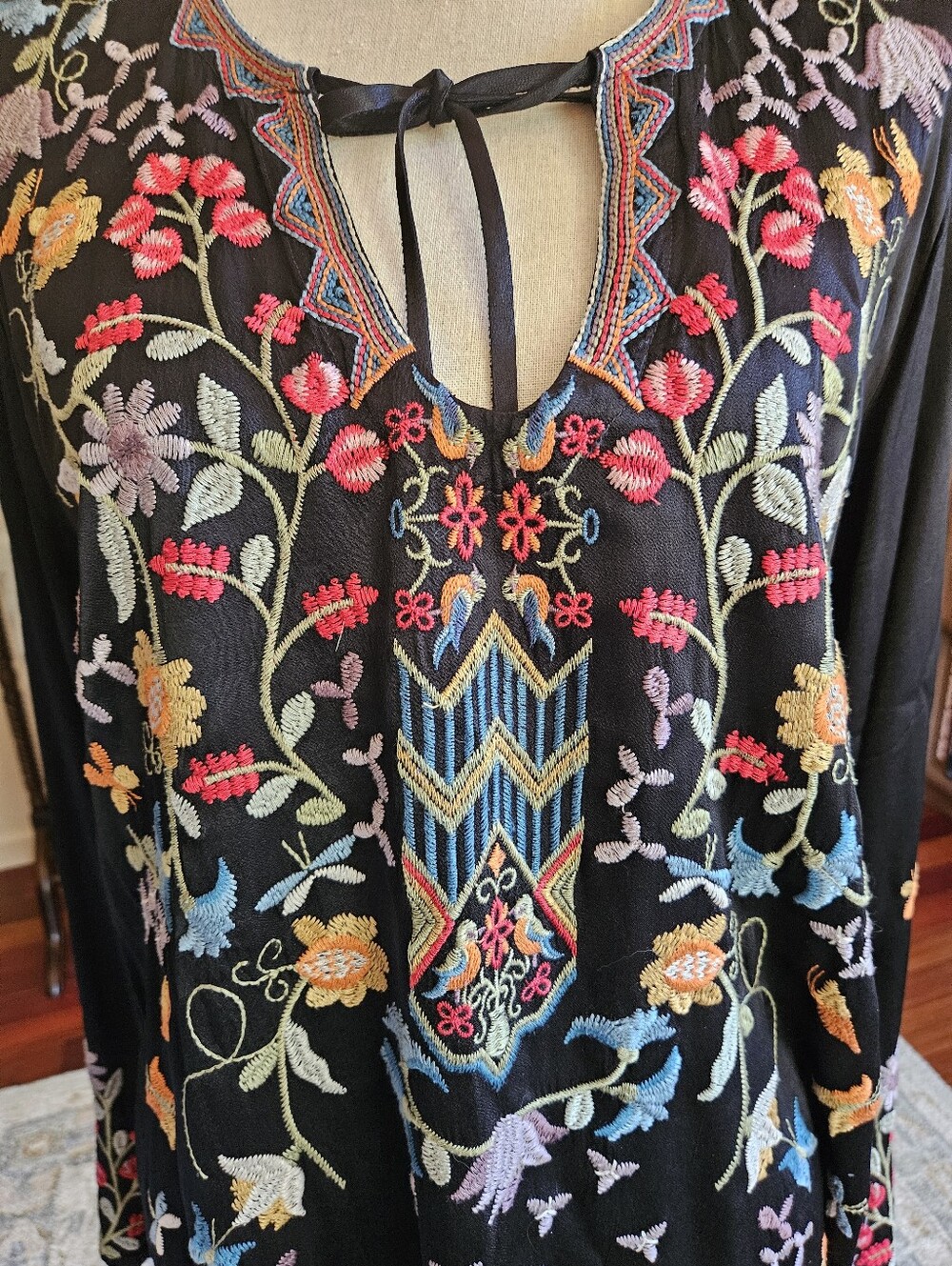 Johnny Was BIYA Tunic - Picture 2 of 4